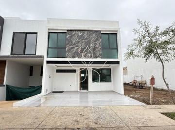 Casa de 3 habitaciones, Zapopan · Casa en Renta en Altanza, Soaré III, Solares, Zona Real, Zapopan