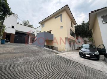 Casa en condominio de 3 habitaciones Renta MN 65,000 · Casa con 200 m² de Superficie de Terreno en Renta en Lomas Altas, 3 Recámaras
