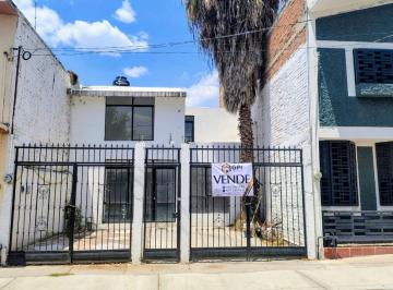 Casa · 127m² · 3 Recámaras · 2 Estacionamientos · Casa Venta Haciendas de Echeveste, León, Guanajuato