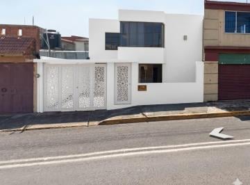 Casa · 160m² · 3 Recámaras · 2 Estacionamientos · Casa en Venta en Toluca