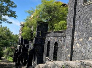 Edificio · 2762m² · 15 Estacionamientos · Hotel - Pueblo Santiago Tepetlapa