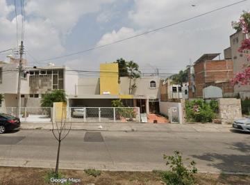 Casa de 4 habitaciones, Guadalajara · Casa de Una Planta en Venta, Jardines del Bosque. $10,500,000