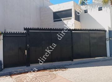 Casa de 3 habitaciones, Querétaro · Milenio III 187 m² Terreno, 319 m² Construcción, 3 Recámaras, 3 Niveles, Excelente Estado a Ofertar!