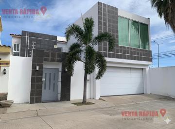 Casa · 195m² · 4 Recámaras · 2 Estacionamientos · Casa en Fraccionamiento Villa Andalucía