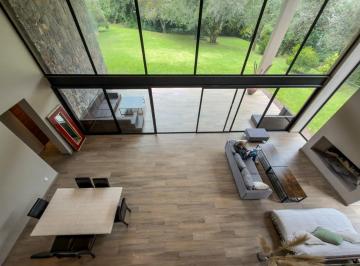 Casa en condominio · 340m² · 4 Recámaras · 4 Estacionamientos · Casa del Bosque Valle Santana Valle de Bravo