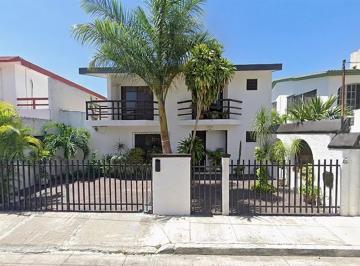 Casa de 4 habitaciones, Cancún · Casa con 272 m² Superficie de Terreno y 4 Habitaciones en Venta, Supermanzana 2a Centro