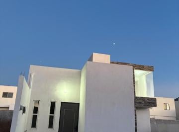 1 · Casa de un Piso en Fraccionamiento Privado en Arteaga, Cerca del Centro