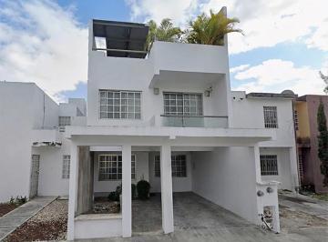 Casa de 3 habitaciones, Cancún · Casa con 3 Habitaciones y 120 m² Superficie de Terreno en Venta, Supermanzana 200
