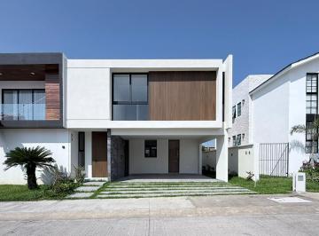 Casa · 215m² · 3 Recámaras · 2 Estacionamientos · Casa en Punta Tiburón