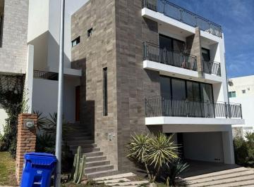 a3df68959f92a09044f16eb54aa50e14733e8d2ba9a07236680e74fd0bd0cfae · Venta de Casa en Club de Golf La Loma