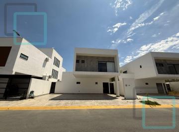 Casa · 258m² · 3 Recámaras · 3 Estacionamientos · Casa en Venta El Barrial Zona Carretera Nacional Santiago