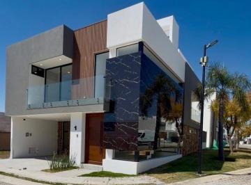 Casa · 317m² · 3 Recámaras · 2 Estacionamientos · Casa en Pre Venta en Esquina, en Lomas de Angelopolis III, Cascatta, Puebla.