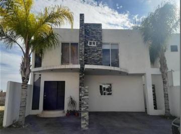 Casa · 214m² · 3 Recámaras · 2 Estacionamientos · Casa en Venta Villas del Renacimiento Al Norte de Torreon Remate