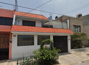 Casa de 3 habitaciones, Iztapalapa · Casa en Venta en Constitucion de 1917 Iztapalapa Cdmx