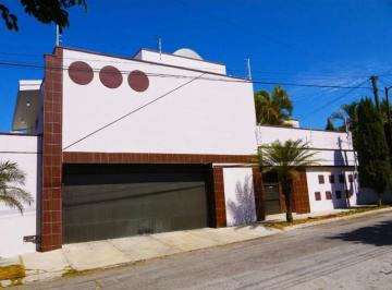 Casa de 6 habitaciones, Tuxtla Gutiérrez · Casa en Venta en Fraccionamiento Laureles en Tuxtla Gutiérrez.