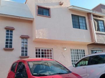 Casa de 3 habitaciones, Chihuahua · Se Renta Casa de 2 Plantas en Fracc. Campestre Washington $15,000
