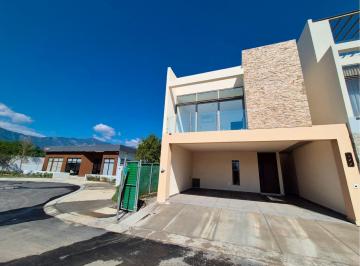 Casa · 199m² · 3 Recámaras · 2 Estacionamientos · Casa en Venta Los Cavazos, Carretera Nacional, Santiago