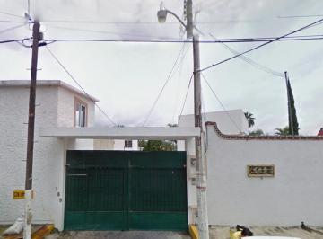 Casa de 4 habitaciones, Cuernavaca · Casa en Venta en Provincias del Canadá Cerca de Carretera Cuernavaca