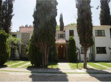 Casa de 5 habitaciones, Tequisquiapan · Casa en Venta en Chapulines, Fraccionamiento Club de Golf, Tequisquiapan.