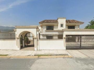 Casa de 5 habitaciones, Monterrey · Hermosa Casa en Venta de Remate en Monterrey, N. L.
