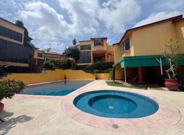 Casa en condominio · 368m² · 3 Recámaras · 2 Estacionamientos · Casa en Condominio, de Solo 7 Casas, Provincias de Canada, Cuernavaca Morelos