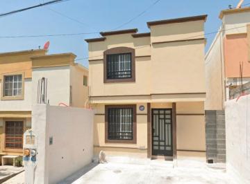 Casa de 3 habitaciones, Santa Catarina · Casa en Venta en Santa Catarina, Nuevo Leon