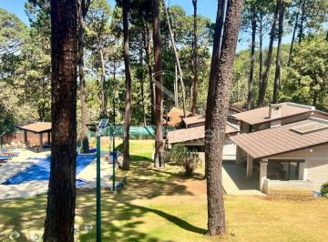 Casa en condominio de 3 habitaciones, Valle de Bravo · Casa en Condominio en Venta Cerca de La Glorieta del Refugio, Avándaro.