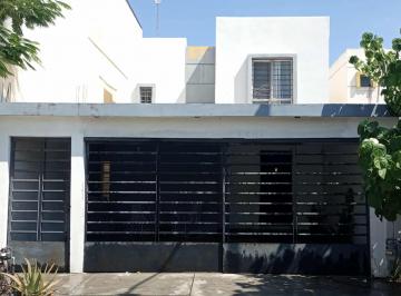Casa · 120m² · 2 Recámaras · 2 Estacionamientos · Casas en Venta en Fuentes de Santa Lucia