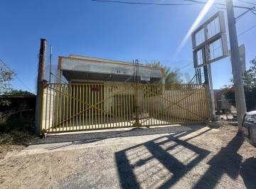 Quinta · 500m² · 4 Estacionamientos · Bodegas en Renta en Carretera Monterrey Colombia