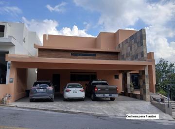 Casa · 830m² · 3 Recámaras · 4 Estacionamientos · Casas en Venta en Sierra Alta 8