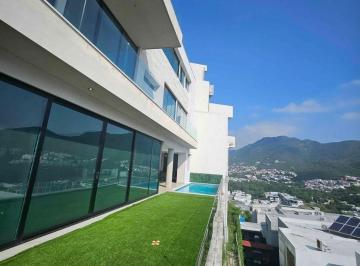 Casa · 750m² · 4 Recámaras · 3 Estacionamientos · Casas en Venta en Lagos del Vergel Monterrey N. L.
