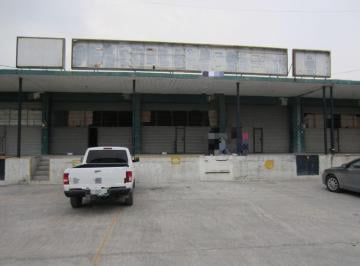 Quinta · 750m² · 3 Estacionamientos · Bodegas en Renta en El Mercado de Abastos Santa Catarina $52,000