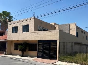 Casa · 340m² · 5 Recámaras · 1 Estacionamiento · Casas en Venta en Los Fresnos