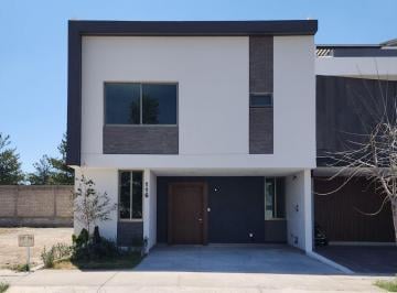 Casa de 5 habitaciones, Zapopan · Casa Nueva en Venta en Solares Zapopan de 5 Recamaras