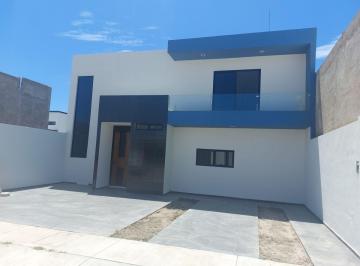Casa de 3 habitaciones, Durango · Casa Nueva con Recamara en Planta Baja Fracc Residencial por Col Rex