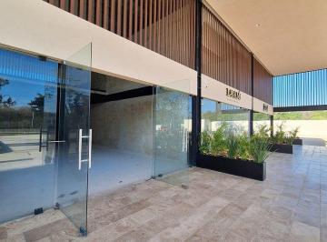 6cb0e863efbd485e4a153495c97cb2984d74e80181bd255d42d9614f1fd54256 · Espacio Comercial Premium en Patio Central
