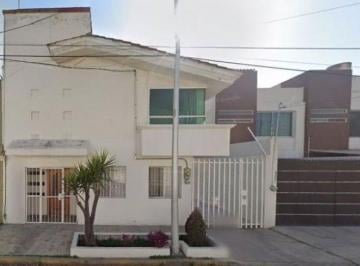 Casa de 4 habitaciones, Puebla · Casa en Venta en Jardines de San Manuel Puebla!