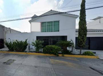 Casa · 350m² · 3 Recámaras · 2 Estacionamientos · Casas en Venta en Portal de Cumbres