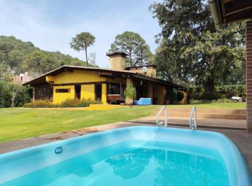 Casa · 1200m² · 5 Recámaras · 4 Estacionamientos · Casa en Renta Compartida en Avándaro, Alberca y Hermoso Jardín