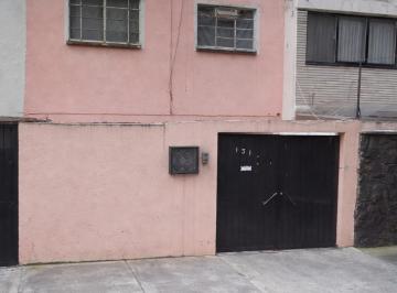Casa de 3 habitaciones, Coyoacán · Casa con 210 m² de Superficie de Terreno y 3 Recámaras en Venta en Coyoacán