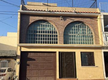 Casa de 4 habitaciones, Saltillo · Casa en Venta en Col. Chapultepec