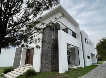 1 · Venta de Casa en Esquina en Lomas de Angelopolis, Cholula, Puebla