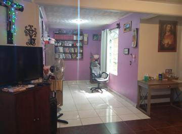 Casa · 290m² · 6 Recámaras · 2 Estacionamientos · Bonita y Amplia Casa en Venta