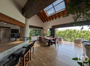 Casa · 518m² · 4 Recámaras · 3 Estacionamientos · Venta de Casa en Hacienda Tetela