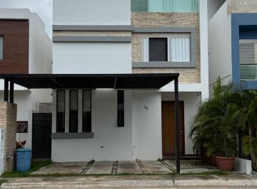 Casa en condominio de 3 habitaciones, Benito Juárez · Casa Equipada con 3 Recámaras y Cuarto de Servicio en Renta en Aqua Residencial