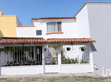 Casa · 154m² · 3 Recámaras · 1 Estacionamiento · Casa en Venta Candiles Corregidora Queretaro