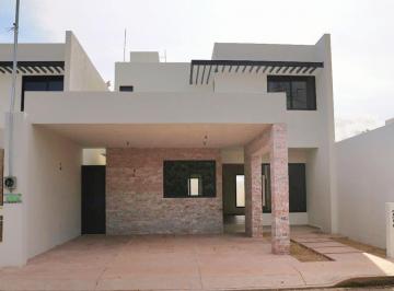 Casa · 180m² · 3 Recámaras · 2 Estacionamientos · Casa en Venta Entrega Inmediata 3 Recamaras en Pinos Merida Zona Altabrisa