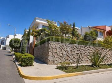 Casa · 256m² · 3 Recámaras · 3 Estacionamientos · Casa en Renta, Av Valle de Atemajac, Col Pinares de La Calma, Zapopan, Jal