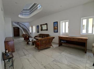 Casa · 437m² · 4 Recámaras · - Cv Casa Venta Zona Hotelera Cancún