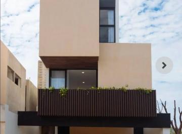 Casa · 233m² · 3 Recámaras · 2 Estacionamientos · Casa en Venta 3 Recamaras 3.5 Baños Piscina en Privada Temozon Norte